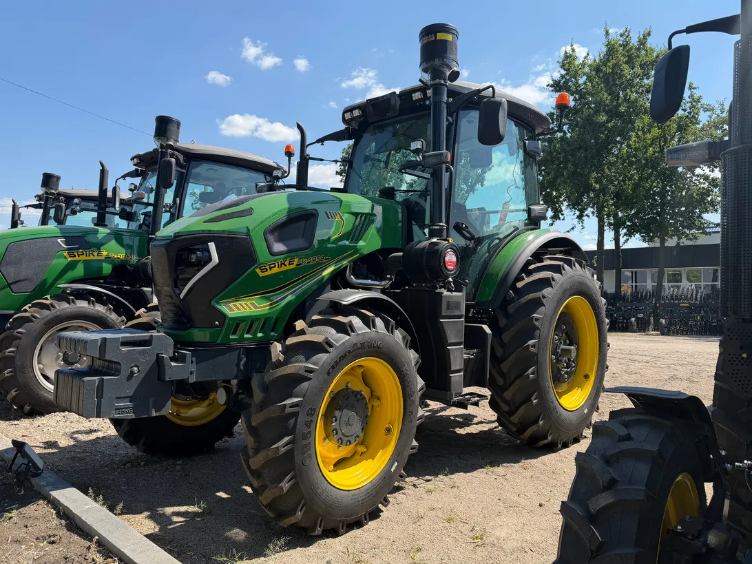 SPIKE TK 1054 mechanical injection: new bonnet and upgraded cab