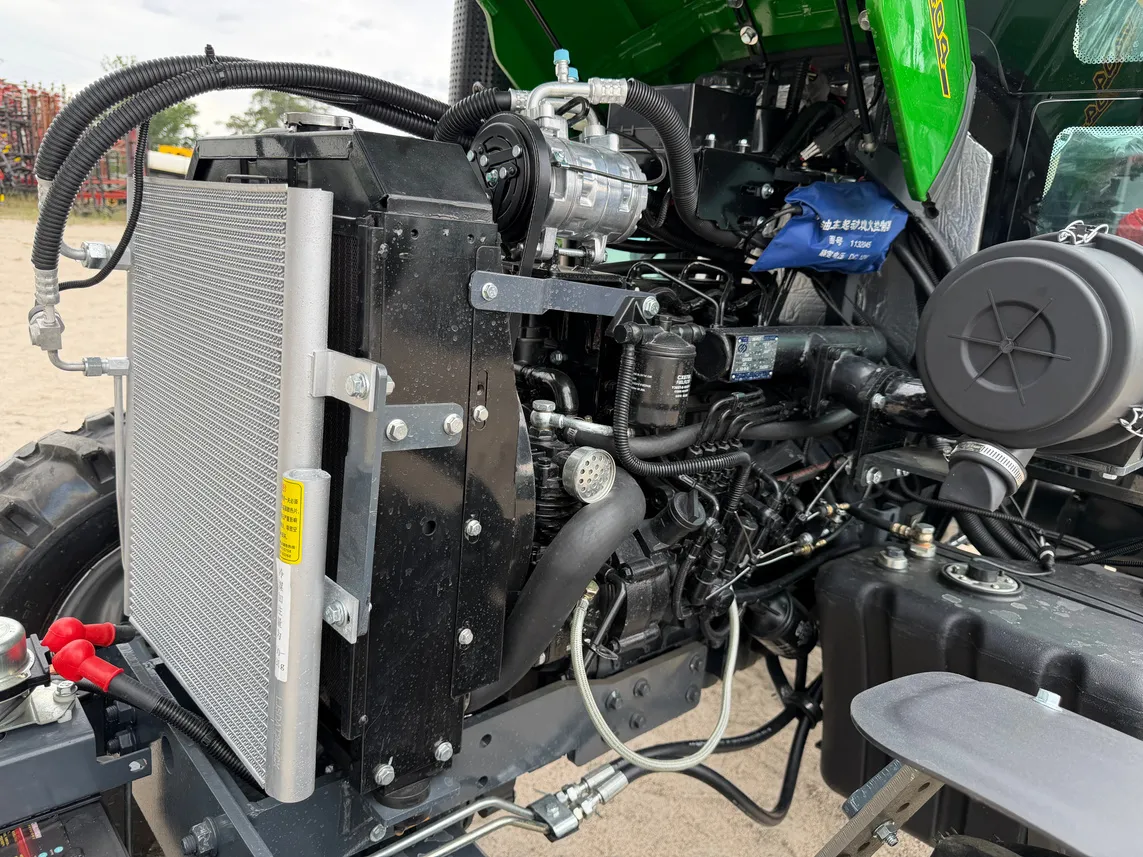 Двигатель YTO YND490T трактора SPIKE TK 404 с радиатором и воздушным фильтром